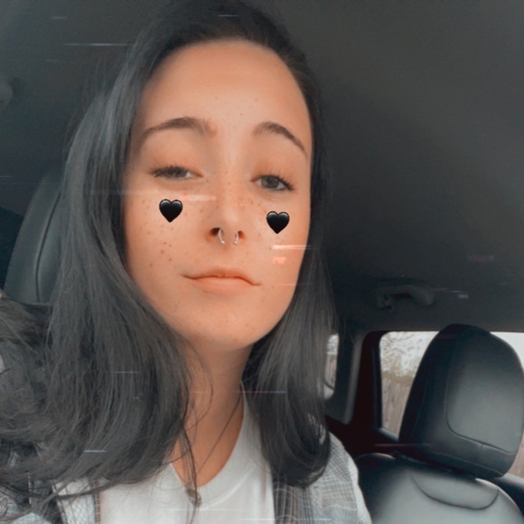 Meet your Posher, Kris - Picture 1 of 1